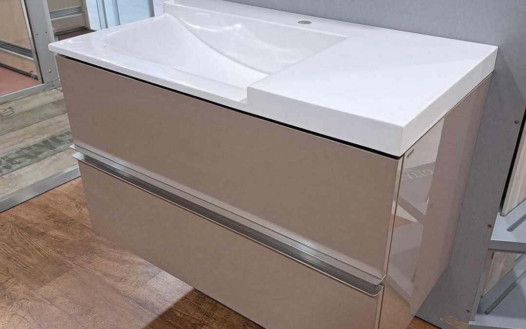 Mueble y lavabo suspendido de estilo moderno